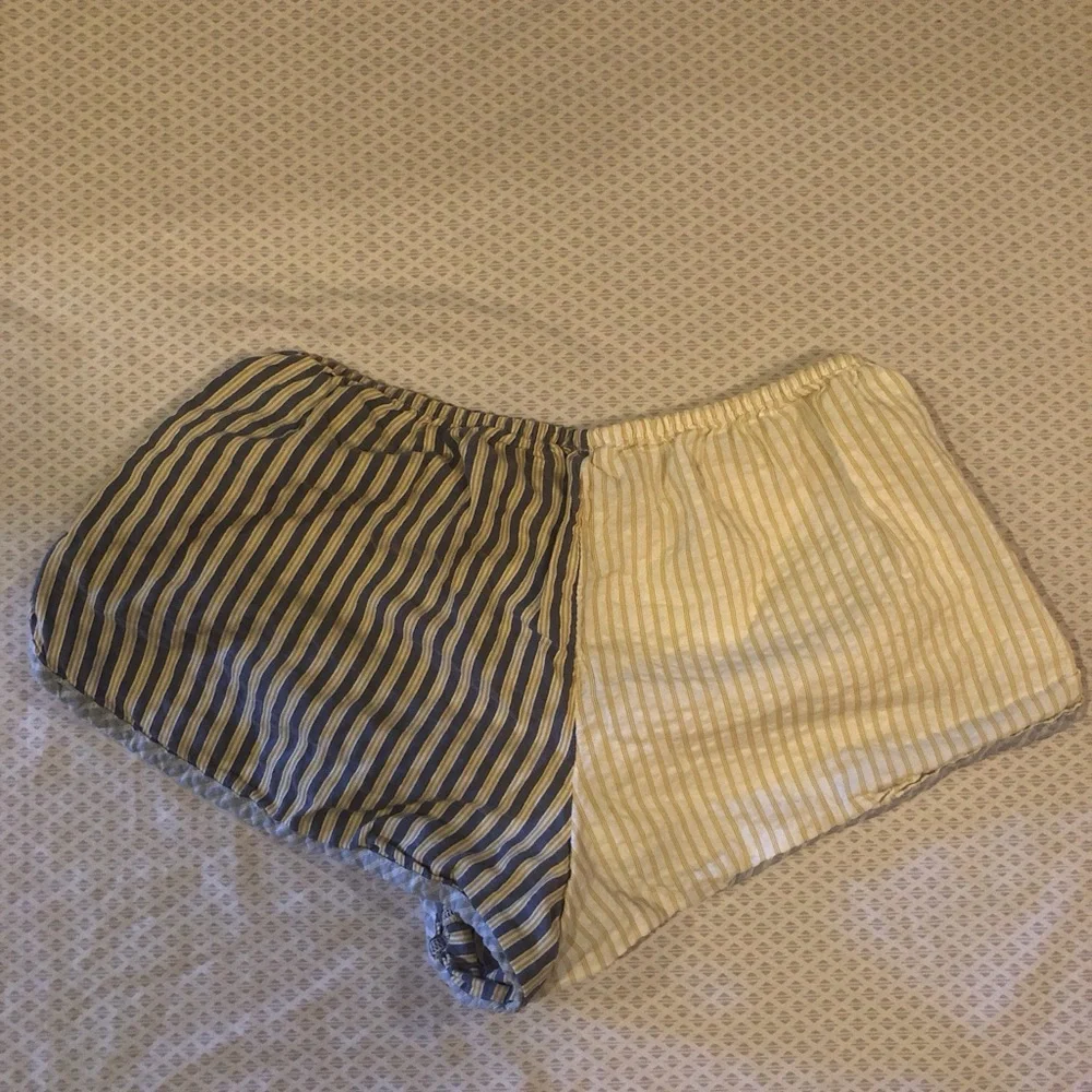 Aerie Striped Women's Shorts - Picture 2 of 3